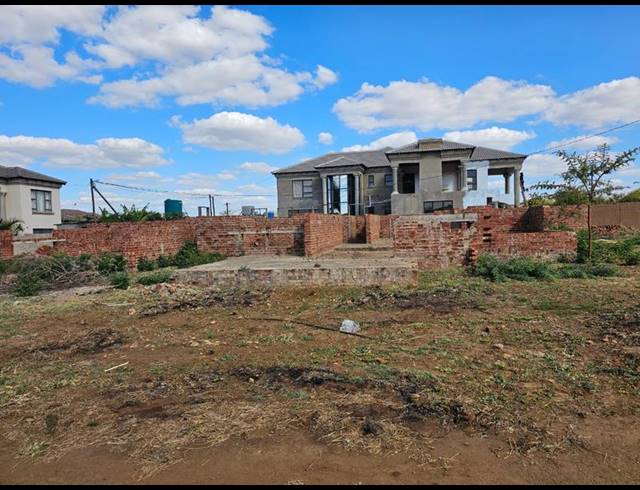 LAND FOR SALE IN VUWANI